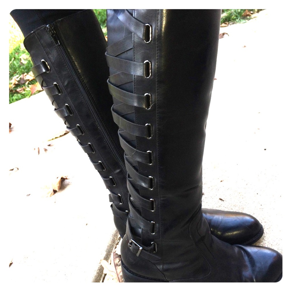 Cute black leather boots 👢